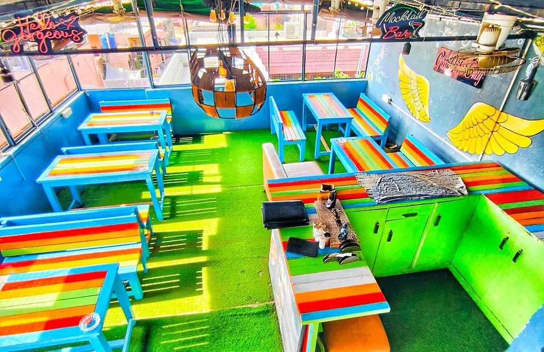 Lucky Restaurant & Guest House Near Taj Mahal-1